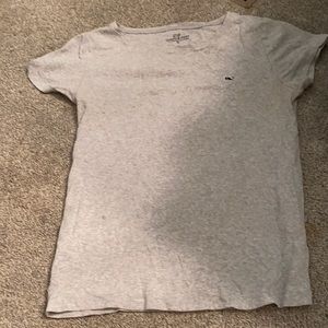 Super cute vineyard vines shirt